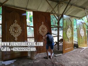 Pintu Masjid Kayu Jati Motif Ukiran