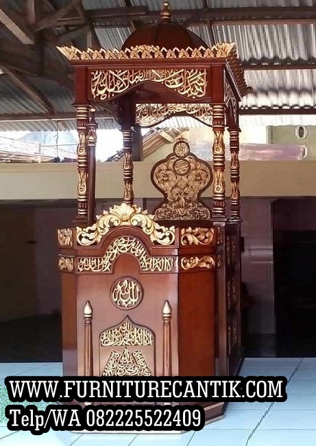 Mimbar Masjid Motif Kaligrafi