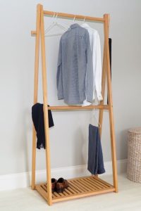 Gantungan baju kayu solid / rak handuk kamar tidur / rak pakaian ruang tamu modern / gantungan rak ruang minimalis